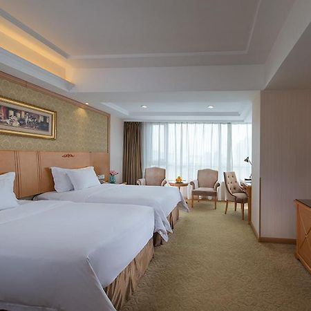 Vienna International Hotel Shenyang Railway Station Екстериор снимка