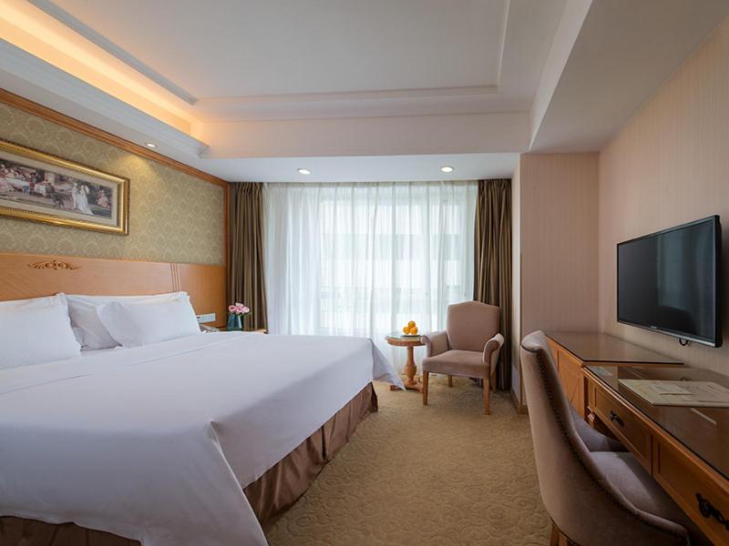 Vienna International Hotel Shenyang Railway Station Екстериор снимка